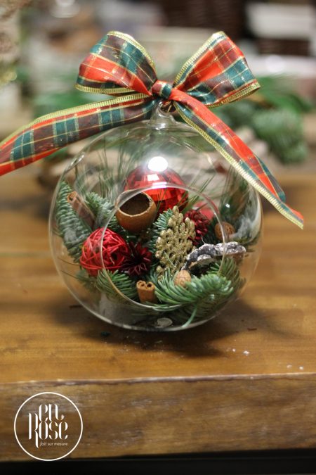 Aranjament floral sfera Christmas wish