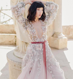 rochie de mireasă cu mâneci bufante stylemepretty.com