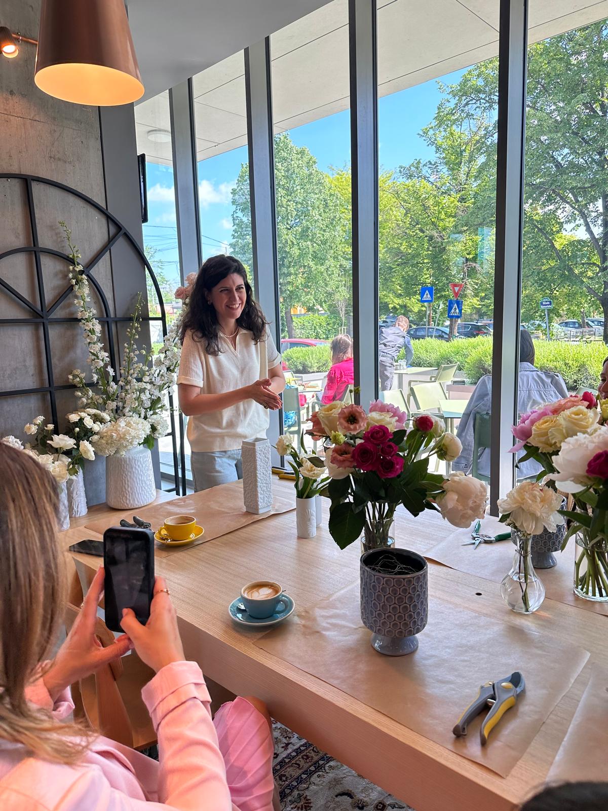 FLOWERS & BRUNCH: The spring floral design workshop – 04 aprilie 2026