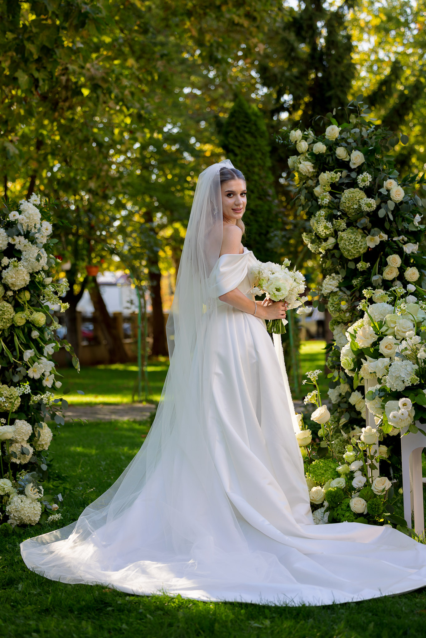Photocorner/ ansamblu de ceremonie pentru nuntă „White Serenity”